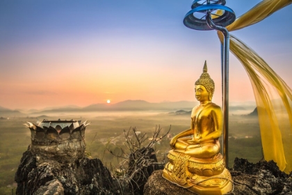 Picture of GOLDEN SEATED BUDDHA STATUE