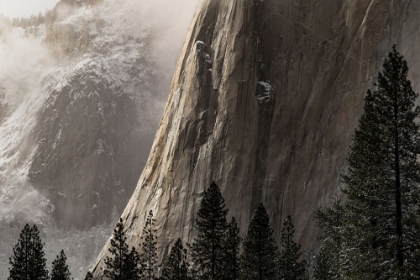 Picture of MOUNTAIN IN YOSEMITE VALLEY, USA
