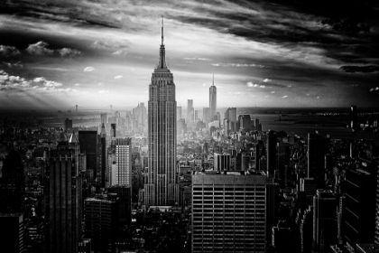 Picture of THE EMPIRE STATE BUILDING AND DOWNTOWN NEW YORK CITY