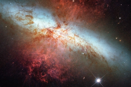 Picture of HUBBLE VIEW OF GALAXY M82