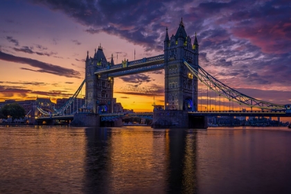 Picture of TOWER BRIDGE IN LONDON, ENGLAND