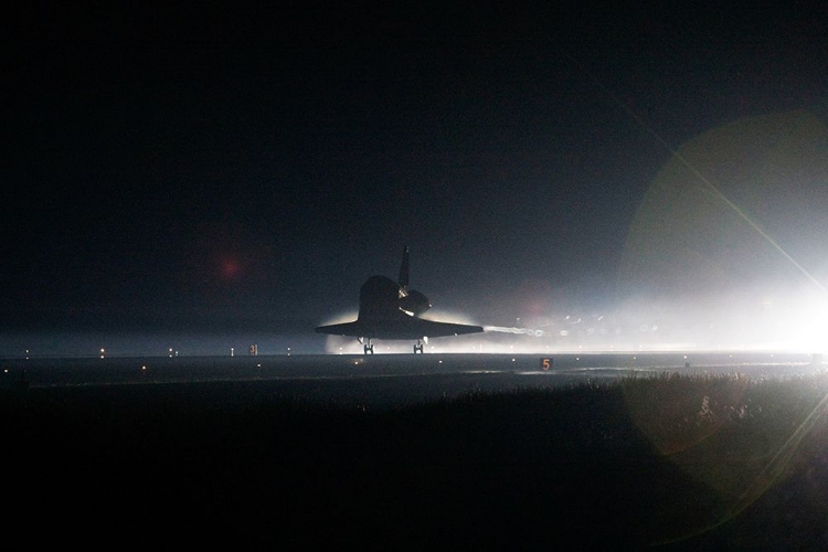 Picture of ATLANTIS FINAL TOUCHDOWN AT KENNEDY SPACE CENTER 2011