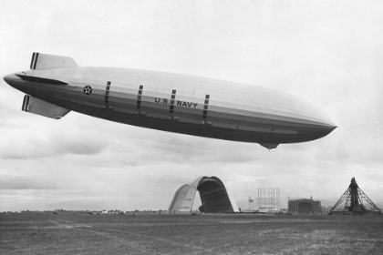 Picture of USS MACON AT NORTH CIRCLE NASA SUNNYVALE - MT VIEW 1933