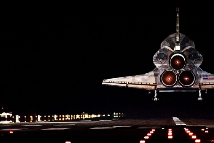 Picture of SPACE SHUTTLE ENDEAVOUR LANDS AT NASAS KENNEDY SPACE CENTER IN FLORIDA