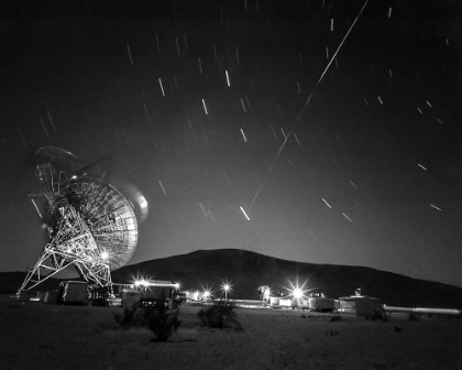 Picture of THE FIRST PASS OF ECHO 1 - AMERICAS FIRST COMMUNICATIONS SATELLITE - 1960