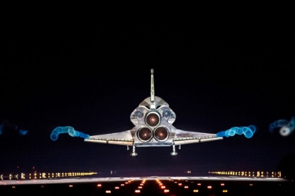 Picture of SPACE SHUTTLE ATLANTIS LANDING AT KENNEDY SPACE CENTER FOR THE FINAL TIME