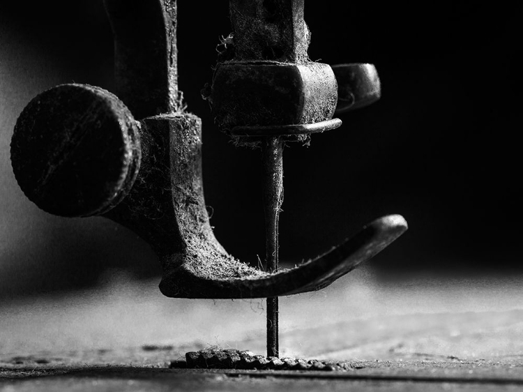 Picture of .....ELEMENT SEWING MACHINE.....
