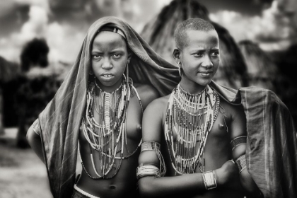 Picture of KARO GIRLS SHARING A SCARF