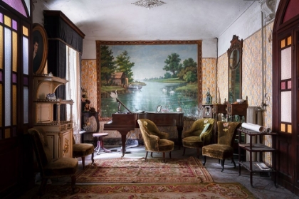 Picture of ANTIQUE LIVING ROOM