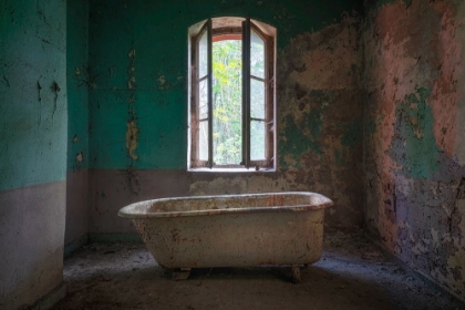 Picture of DARK AND CREEPY BATH