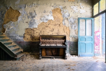Picture of PIANO IN DECAY