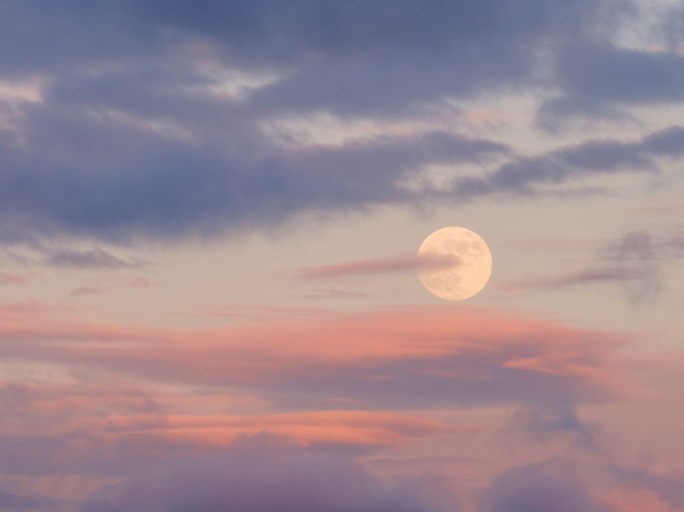 Picture of COLORFUL SKY WITH CLOUDSCAPE