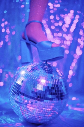 Picture of DISCO BALL AND NEON PLATFORM