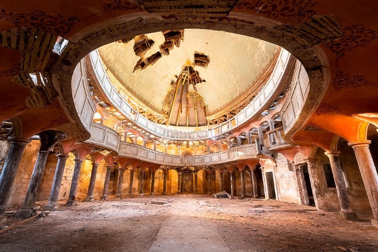 Picture of ROUND CHAPEL IN DECAY