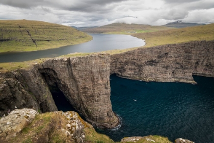 Picture of FLOATING LAKE