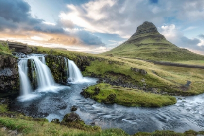 Picture of KIRKJUFELLSFOSS SUNSET