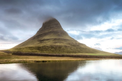 Picture of REFLECTING KIRKJUFELL