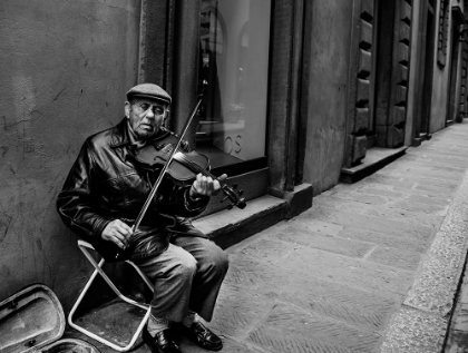 Picture of STREET MUSICIAN