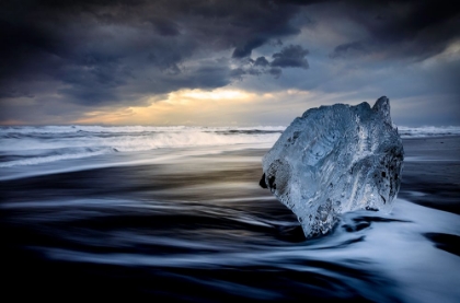 Picture of SUNRISE BETWEEN ICE