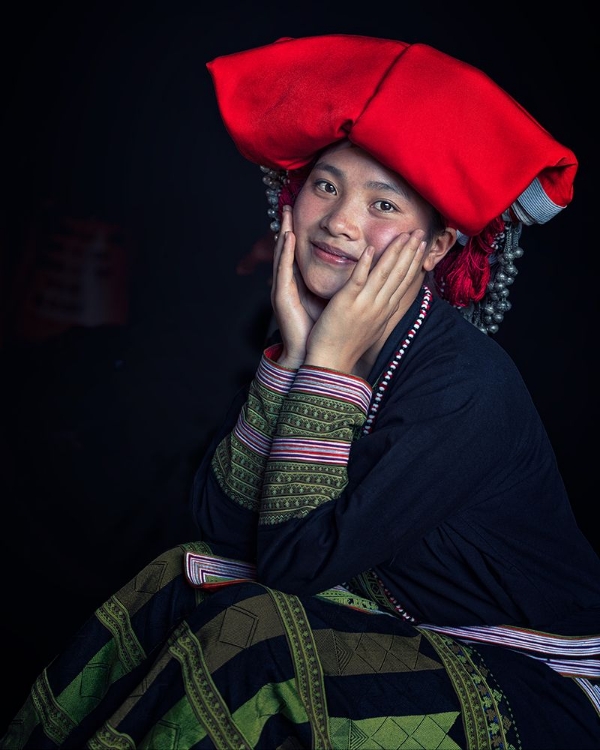 Picture of RED DAO GIRL