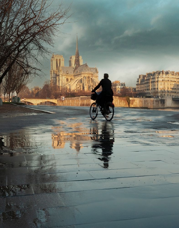 Picture of NOTRE DAME AND CYCLIST