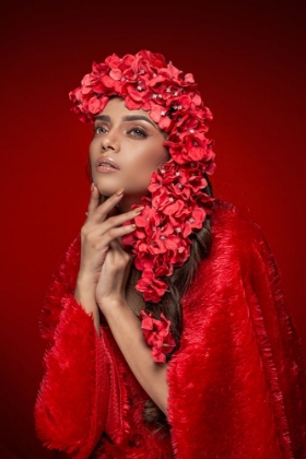 Picture of RED FLOWER LADY