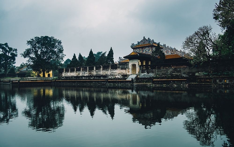 Picture of HUE, THE FORBIDDEN PURPLE CITY