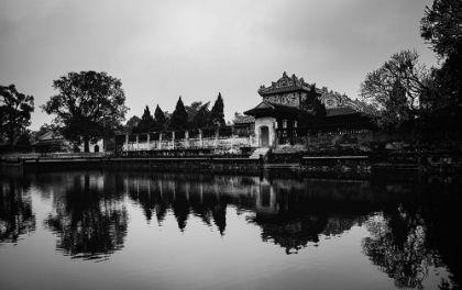 Picture of HUE, THE FORBIDDEN PURPLE CITY