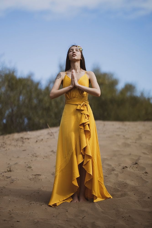 Picture of WOMAN IN YELLOW DRESS