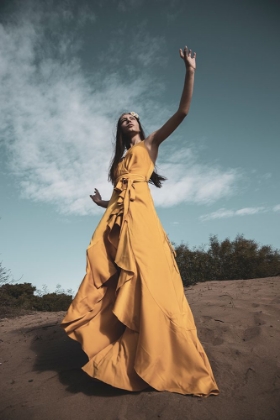 Picture of WOMAN IN YELLOW DRESS