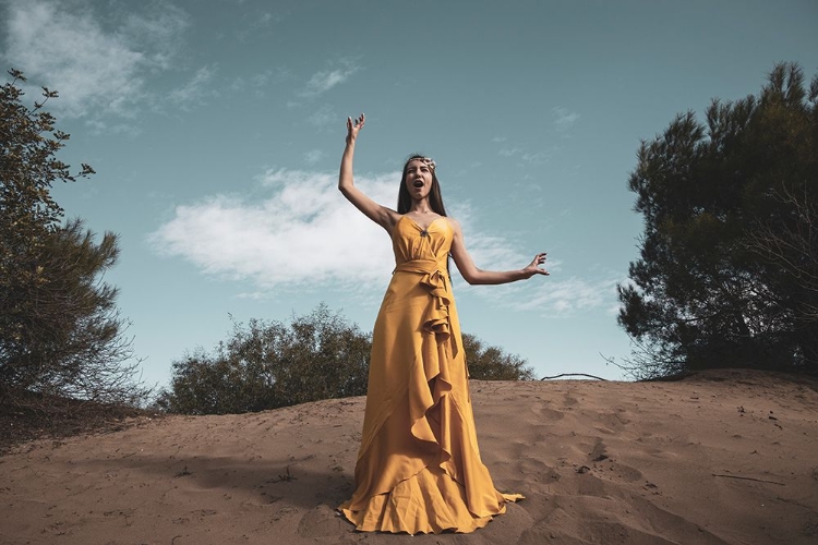 Picture of WOMAN IN YELLOW DRESS