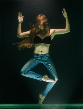 Picture of UNDERWATER ARTISTIC PORTRAIT SHOOTING