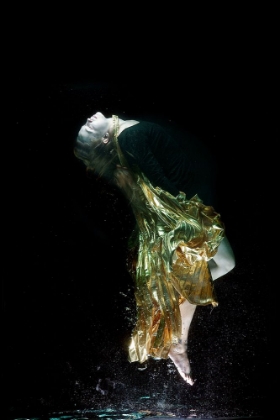 Picture of UNDERWATER ARTISTIC PORTRAIT SHOOTING