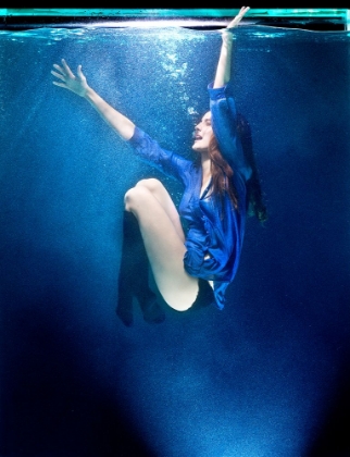 Picture of UNDERWATER ARTISTIC PORTRAIT SHOOTING