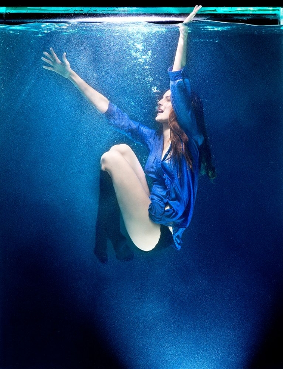 Picture of UNDERWATER ARTISTIC PORTRAIT SHOOTING