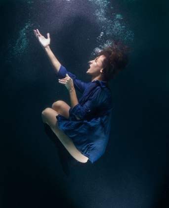 Picture of UNDERWATER ARTISTIC PORTRAIT SHOOTING