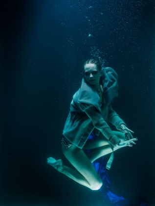 Picture of UNDERWATER ARTISTIC PORTRAIT SHOOTING