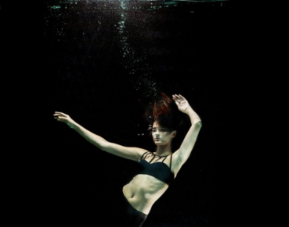 Picture of UNDERWATER ARTISTIC PORTRAIT SHOOTING