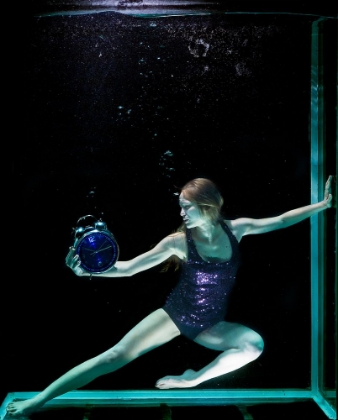 Picture of UNDERWATER ARTISTIC PORTRAIT SHOOTING