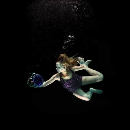 Picture of UNDERWATER ARTISTIC PORTRAIT SHOOTING