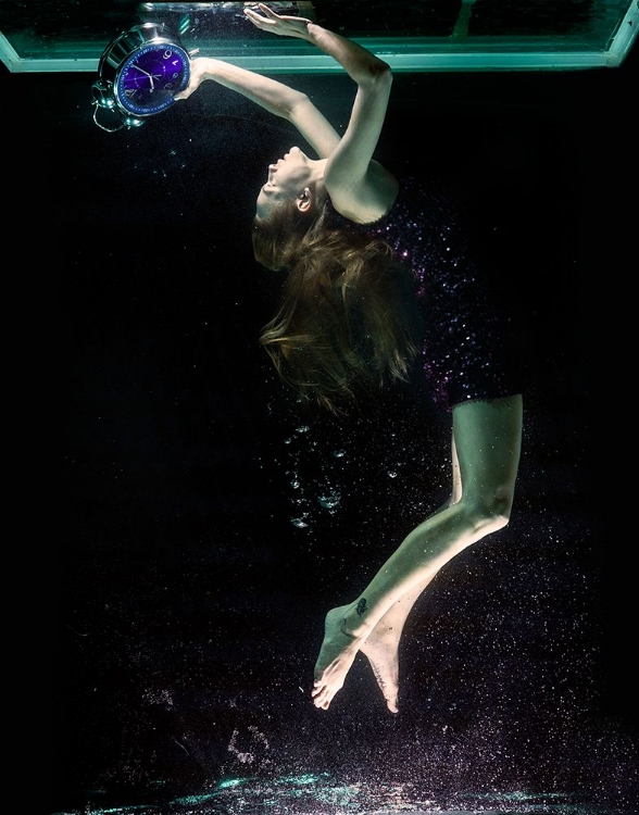 Picture of UNDERWATER ARTISTIC PORTRAIT SHOOTING