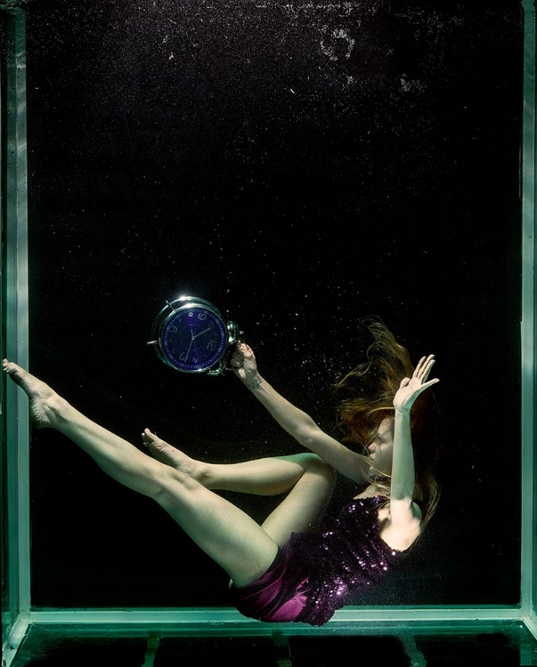 Picture of UNDERWATER ARTISTIC PORTRAIT SHOOTING