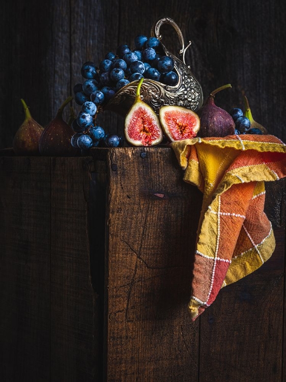 Picture of FIGS ON A CRATE