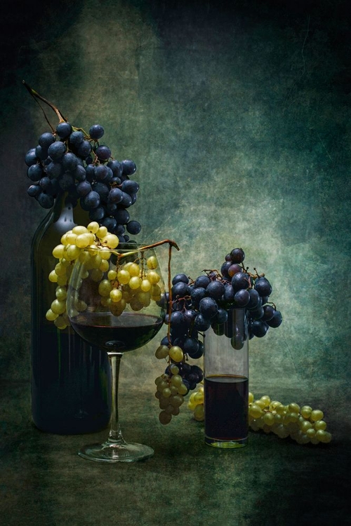 Picture of WITH GRAPES