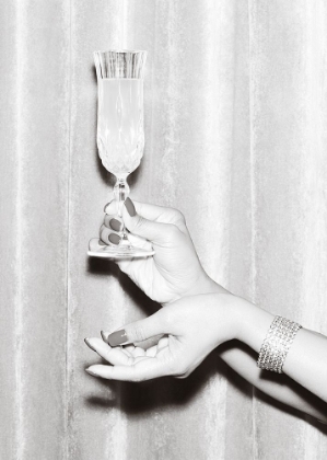 Picture of CHAMPAGNE HANDS BLACK AND WHITE