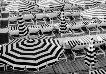 Picture of BLACK AND WHITE BEACH UMBRELLAS II