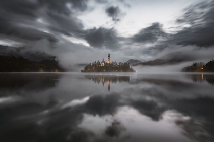 Picture of MISTY MORNING ON THE LAKE BLED