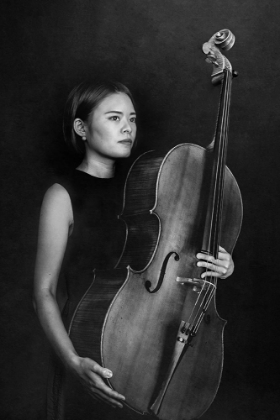 Picture of FEMALE CELLIST