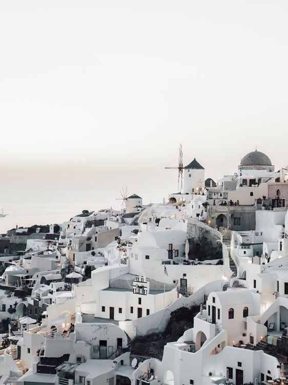 Picture of MINIMALISM IN OIA, SANTORINI