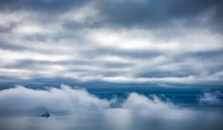 Picture of LIGHTHOUSE IN THE BAY